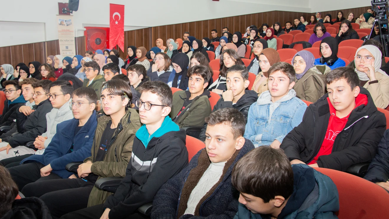 Selçuk Üniversitesinde Mevlana Öğrenci Paneli düzenlendi